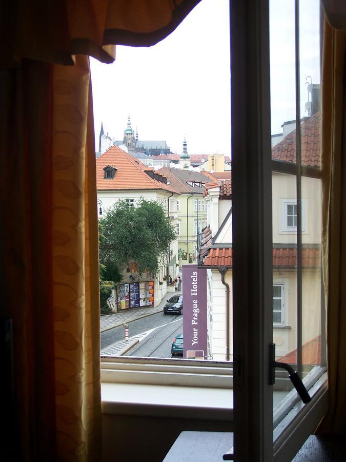 Hotel U Krize Prag Dış mekan fotoğraf