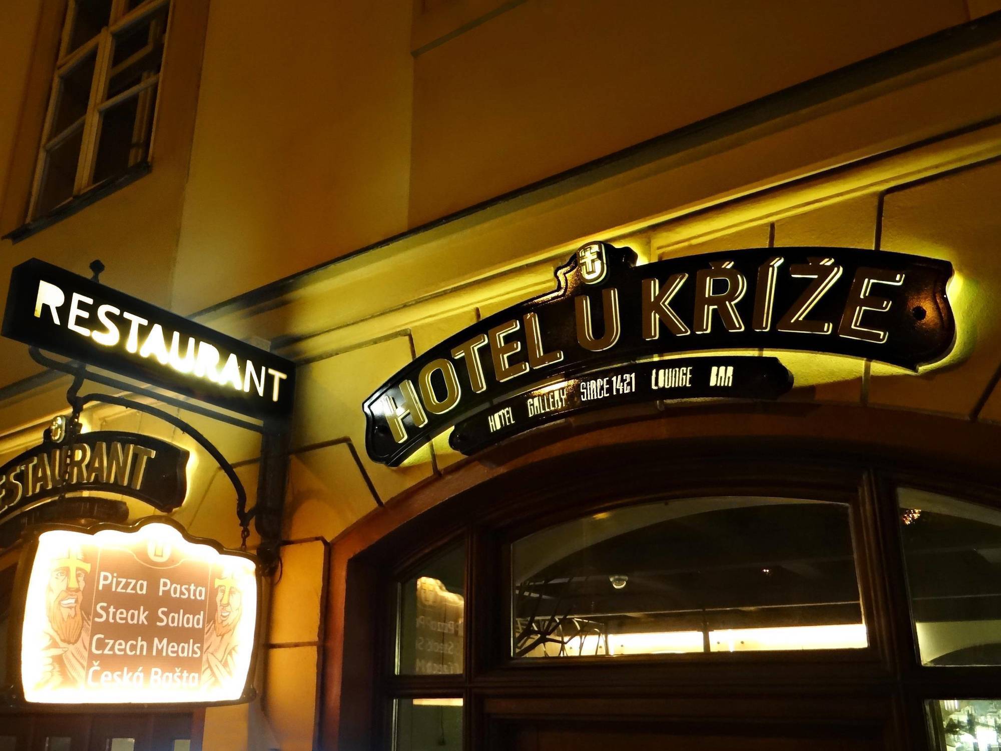 Hotel U Krize Prag Dış mekan fotoğraf
